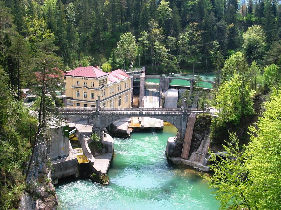 Das Kraftwerk Steyrdurchbruch ist ein seit 1908 bestehendes Laufkraftwerk am Steyrfluss.