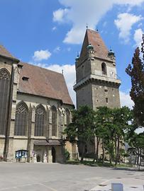 Perchtoldsdorf, Wehrturm mit Kirche