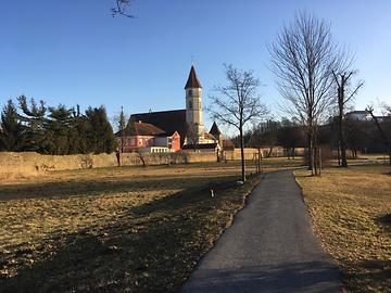 Pfaffenbastei mit Schloß Oberradkersburg und Pfarrkirche