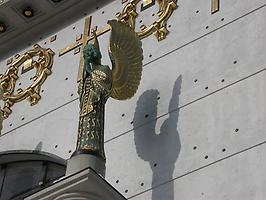 Kirche am Steinhof, Engel rechts