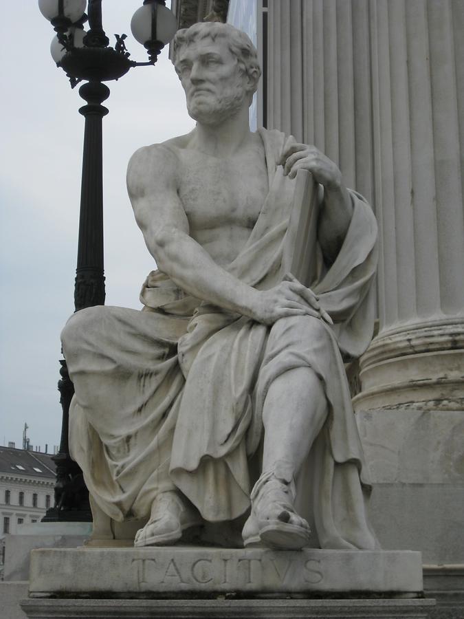 Tacitus-Statue