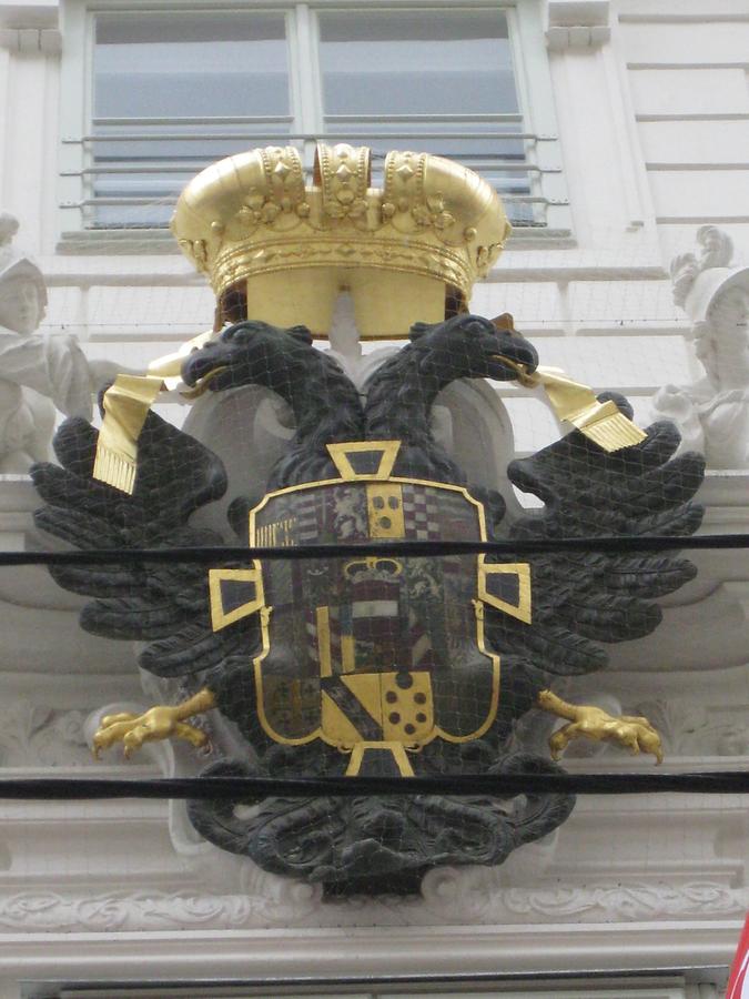 Wappen über dem Hauptportal