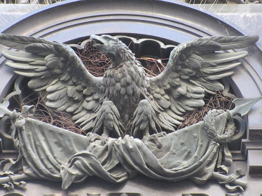 Muschelnische mit US-Wappenadler