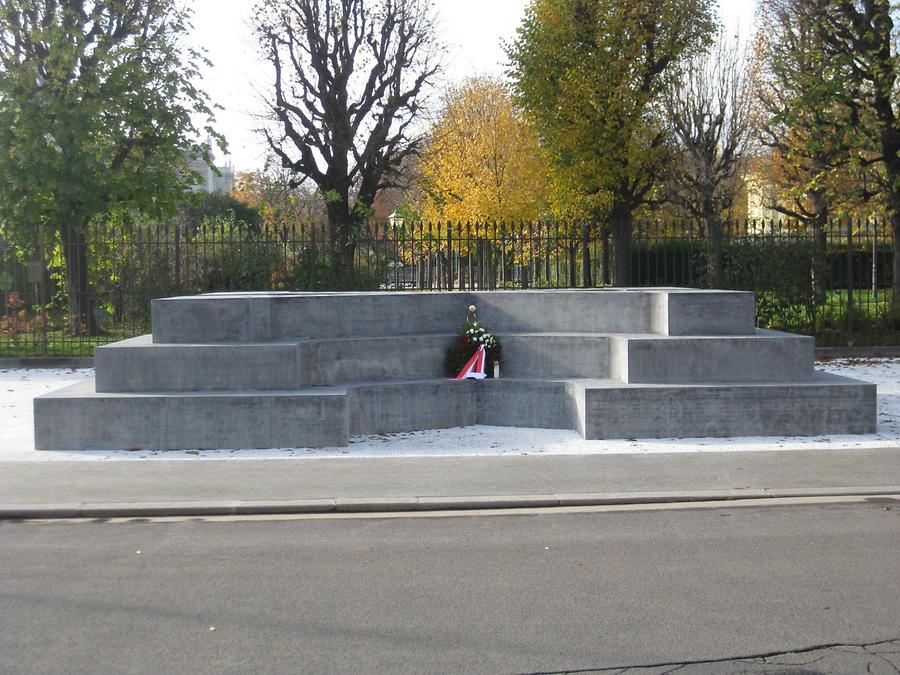 Denkmal für die Verfolgten der NS-Militärjustiz von Olaf Nicolai 2014