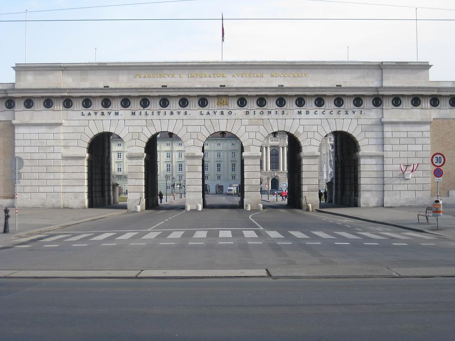 Äußeres Burgtor vom Burgring