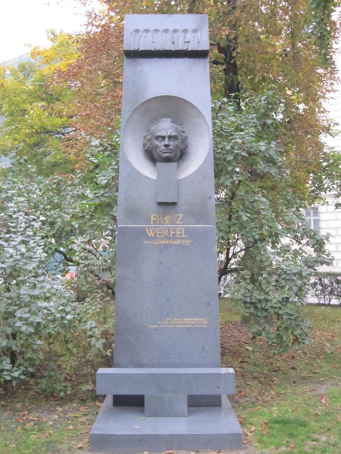 Franz Werfel Denkmal von Ohan Petrosjan 2000