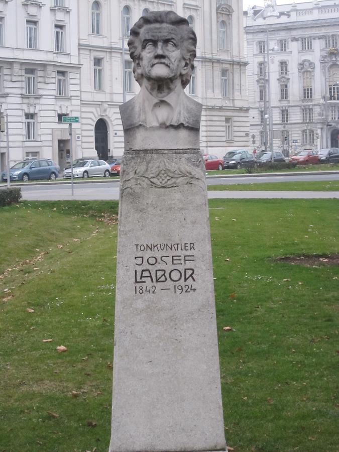 Josef Labor Denkmal