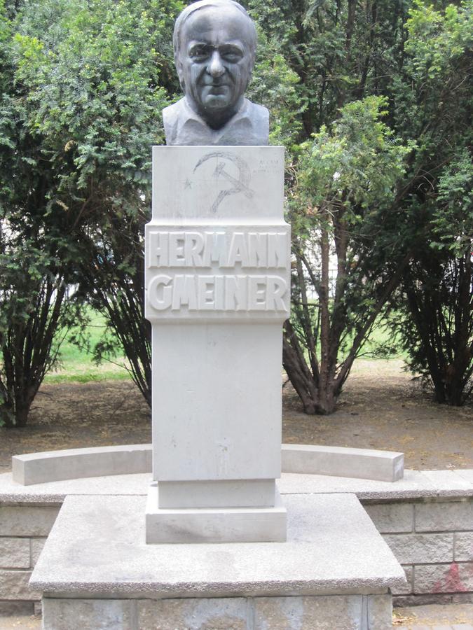 Hermann Gmeiner Denkmal