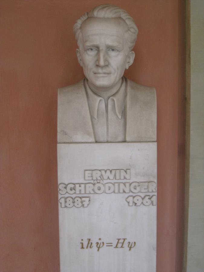 Erwin Schrödinger Gedenkbüste