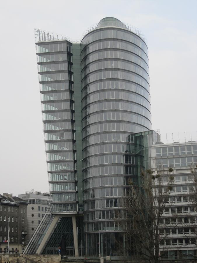 Uniqa-Tower