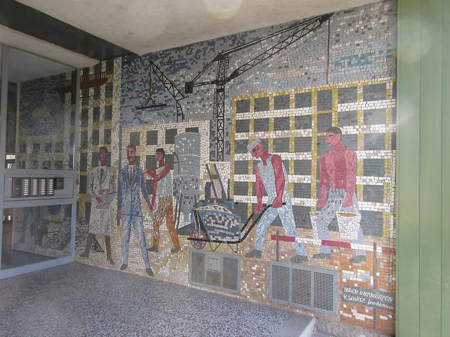 Mosaik 'Hausbau' nach Otto Rudolf Schatz von Hans Stockbauer 1961