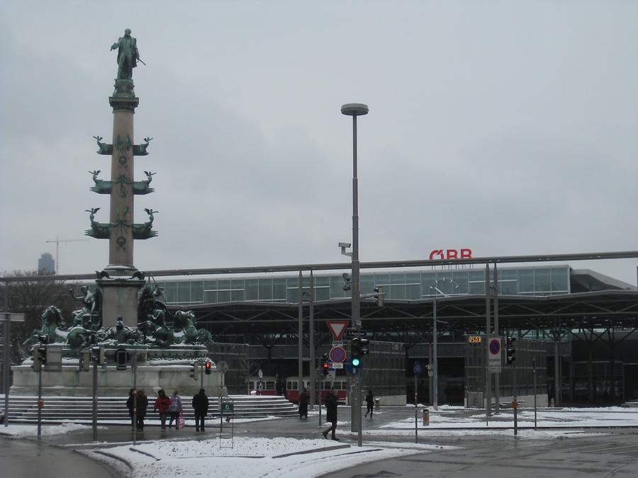 Bahnhof Wien-Nord mit Admiral Tegethoff-Denkmal