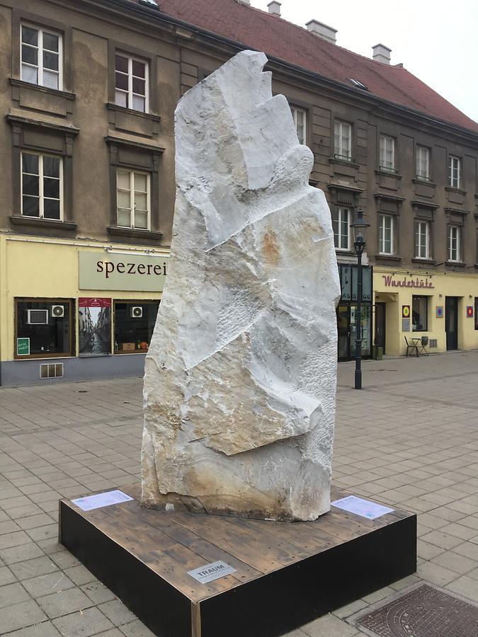 Skulptur 'Traum - Hommage an Sigmund und Anna Freud' von Ulrike Truger 2016