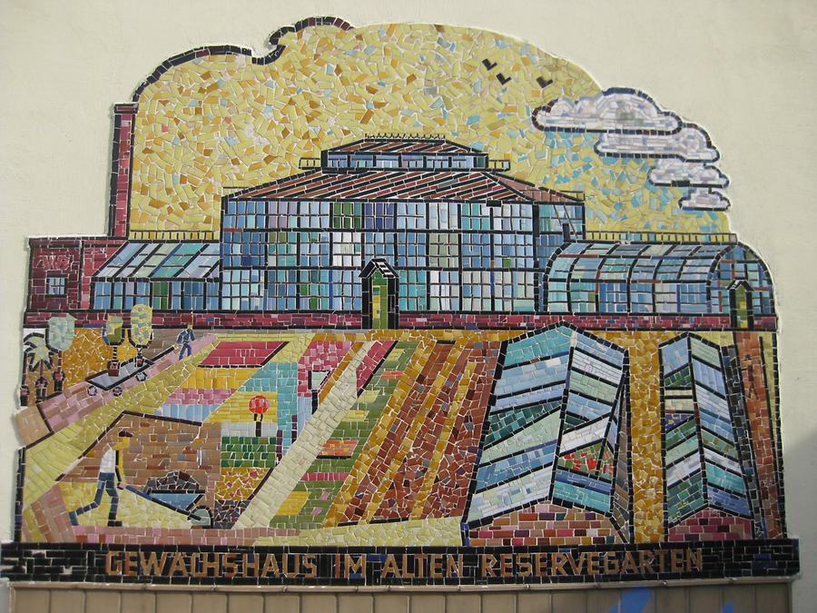 Wandmosaik 'Gewächshaus im alten Reservegarten' von Walter Behrens 1962