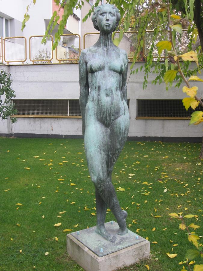 Bronzefigur 'Tänzerin' von Walter Leitner