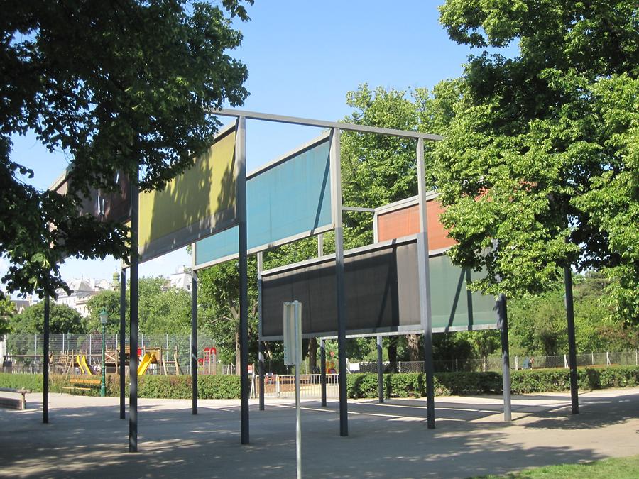 'Stage Set' von Donald Judd 1991