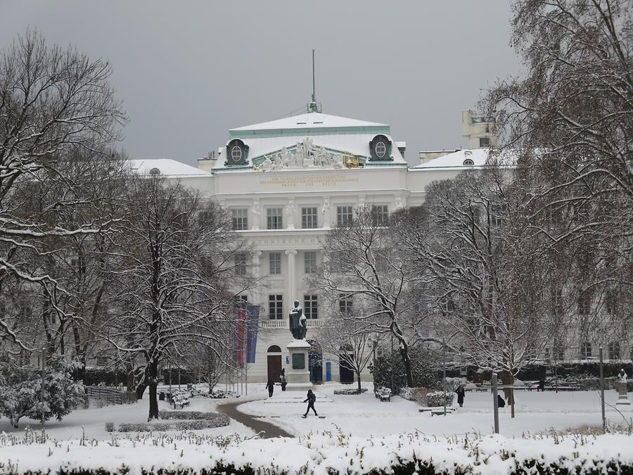 TU Wien im Winter