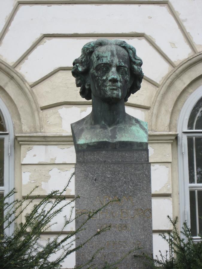 Adam Fhr. von Burg Denkmal