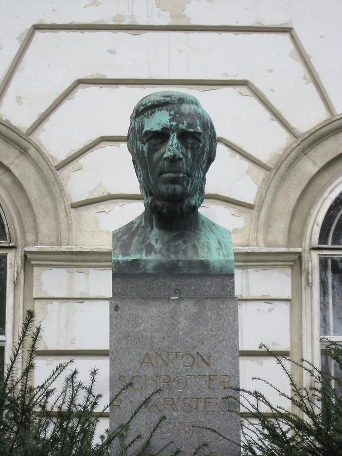 Anton Schrotter Ritter von Kristell Denkmal