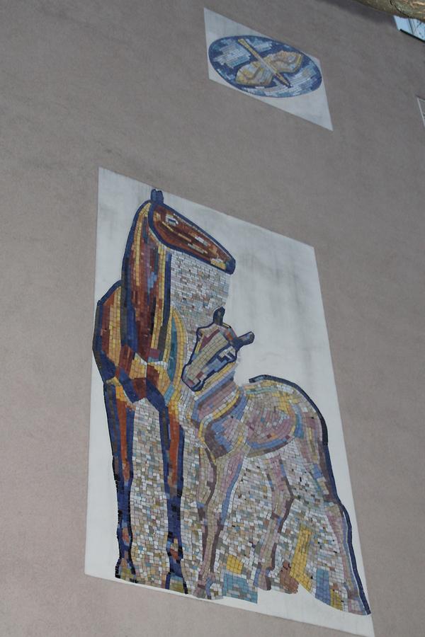 Wandmosaike 'Zwei Pferde'und 'Falke' von Karl Sterrer