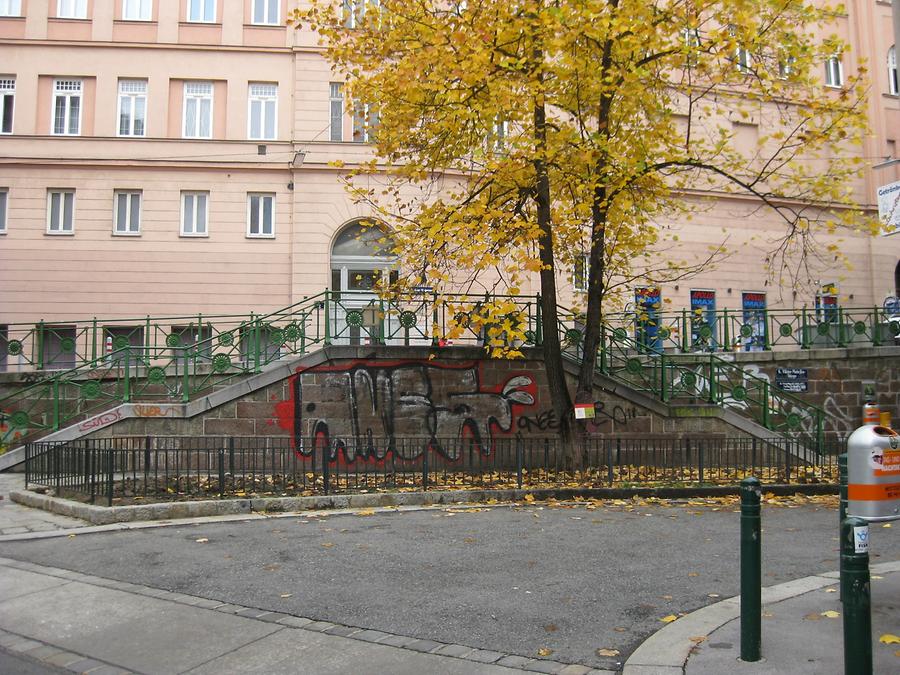 Viktor Matejka-Stiege zwischen Kaunitzgasse und Eggerth- sowie Luftbadgasse