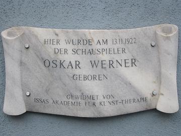 Eine Erinnerung an Oskar Werner in jenem Haus in der Marchettigasse in Wien-Mariahilf, in dem der Schauspieler am 13. November 1922 als Oskar Josef Bschließmayer geboren wurde.