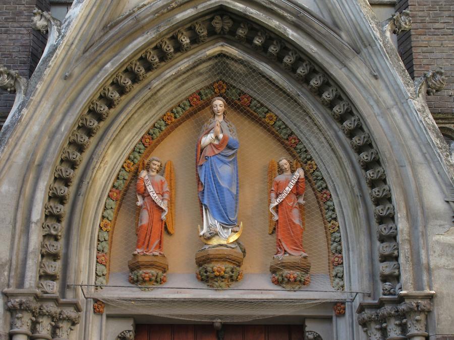 Plastische Darstellung 'Maria Immaculata und 2 Engel'