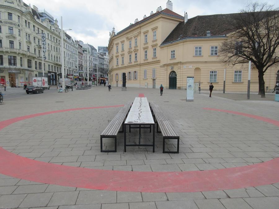 Installation 'Wiener Bankett der Menschenrechte' von Francoise Schein 2018