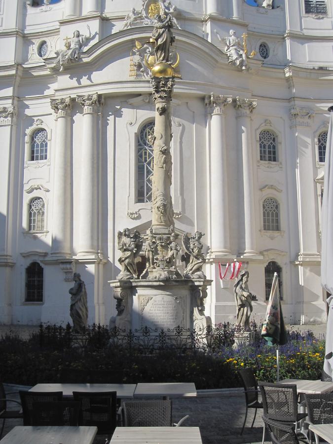 Mariensäule vor der Piaristenkirche