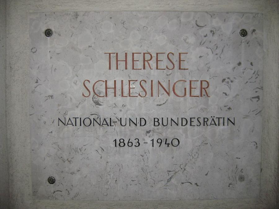 Therese Schlesinger Gedenktafel I