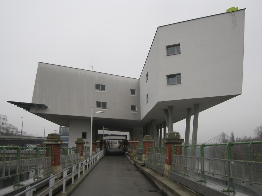 Bertha Zuckerkandl-Weg durch Zaha Hadid-Bau