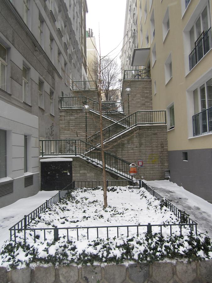 Himmelpfortstiege zwischen Liechtensteinstraße und Nußdorferstraße im Schnee