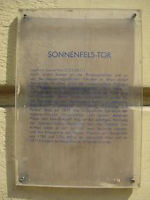 Gedenktafel am (Josef von) Sonnenfels-Tor