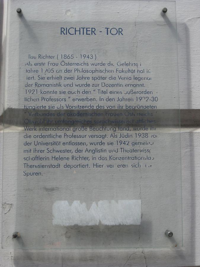 Gedenktafel am (Elise) Richter-Tor