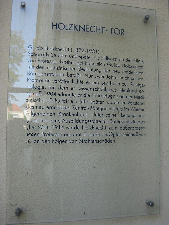 Gedenktafel am (Guido) Holzknecht-Tor