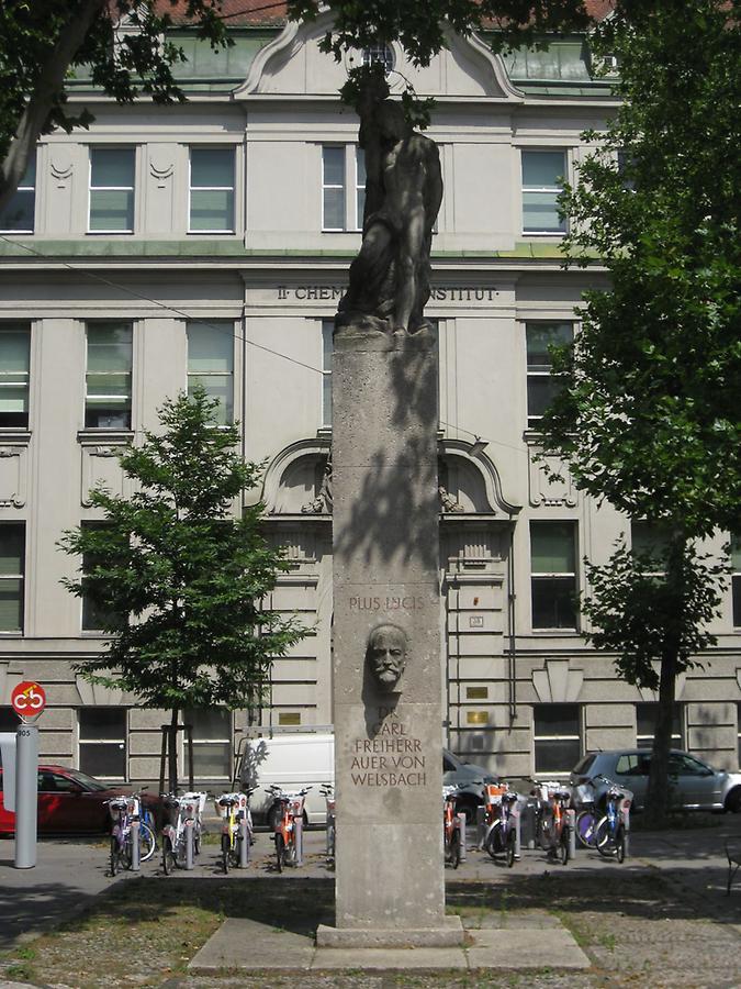 Carl Freiherr von Auer-Welsbach Denkmal