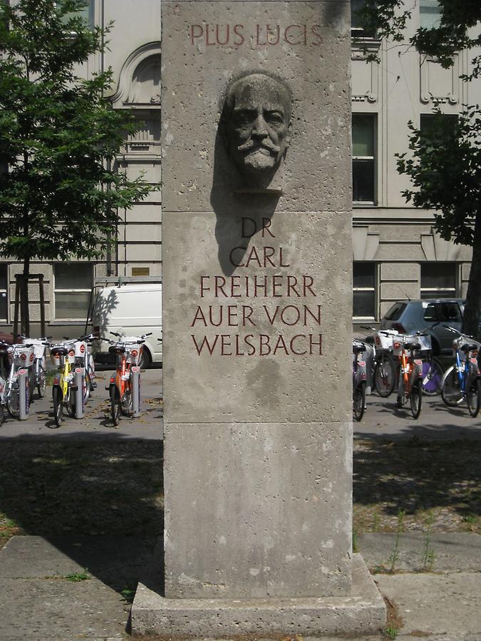Carl Freiherr von Auer-Welsbach Denkmal