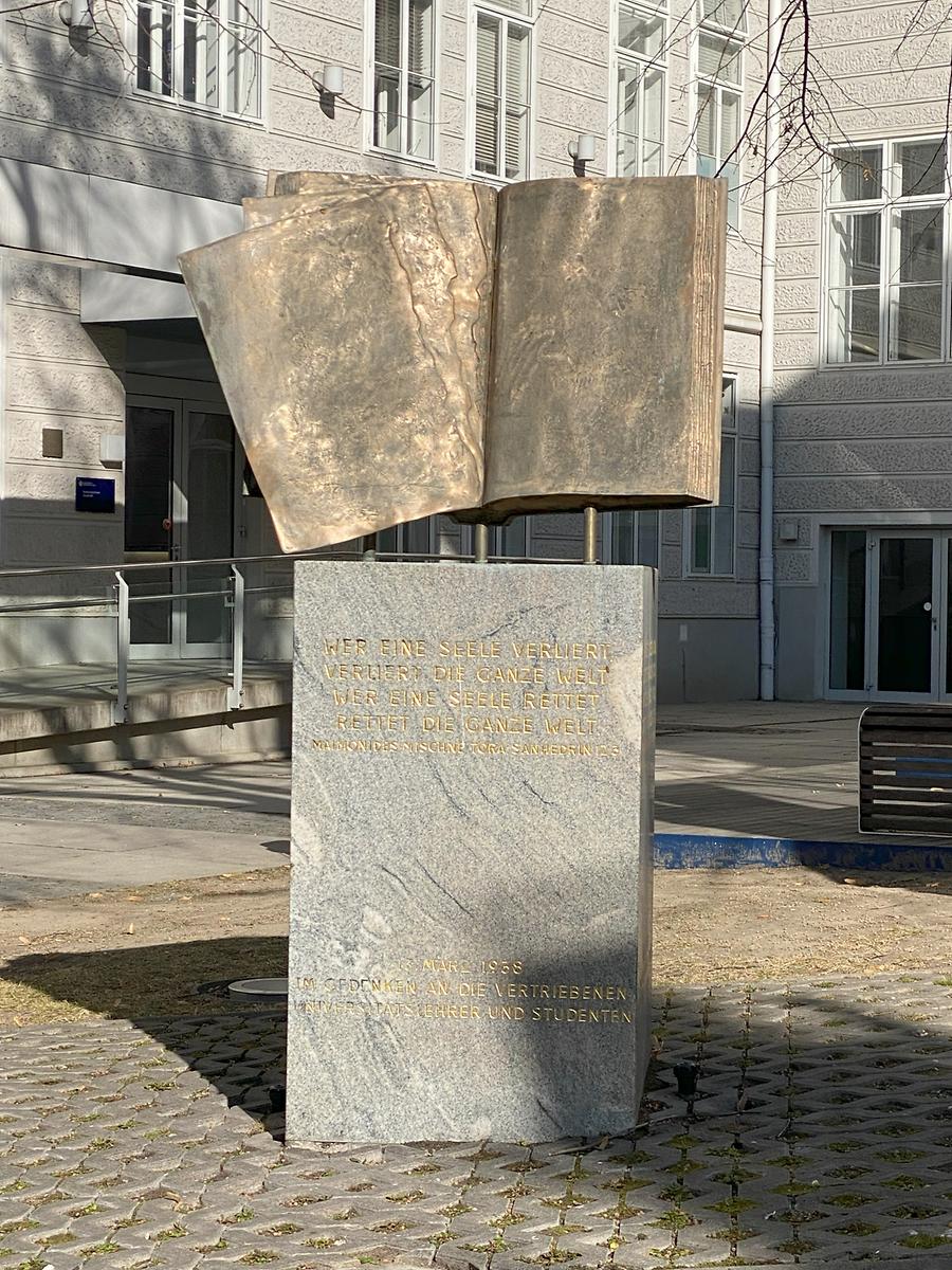 MedUni Wien - Denkmal für die 1938 vertriebenen Ärzte und Studenten