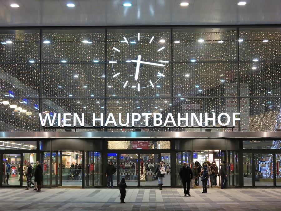 Bahnhofsuhr bei Nacht im Advent