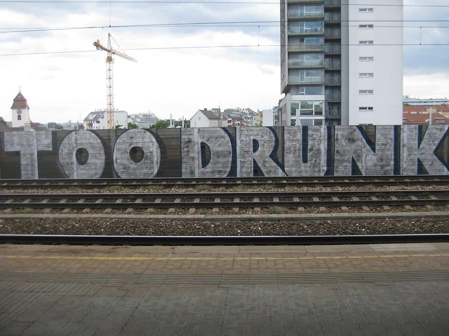 Graffito 'Too Drunk'