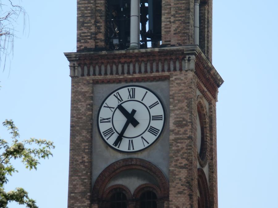 Kirchenuhr rechts