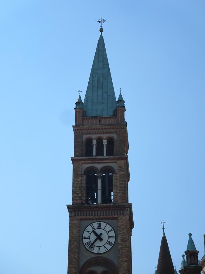 Kirchturm links