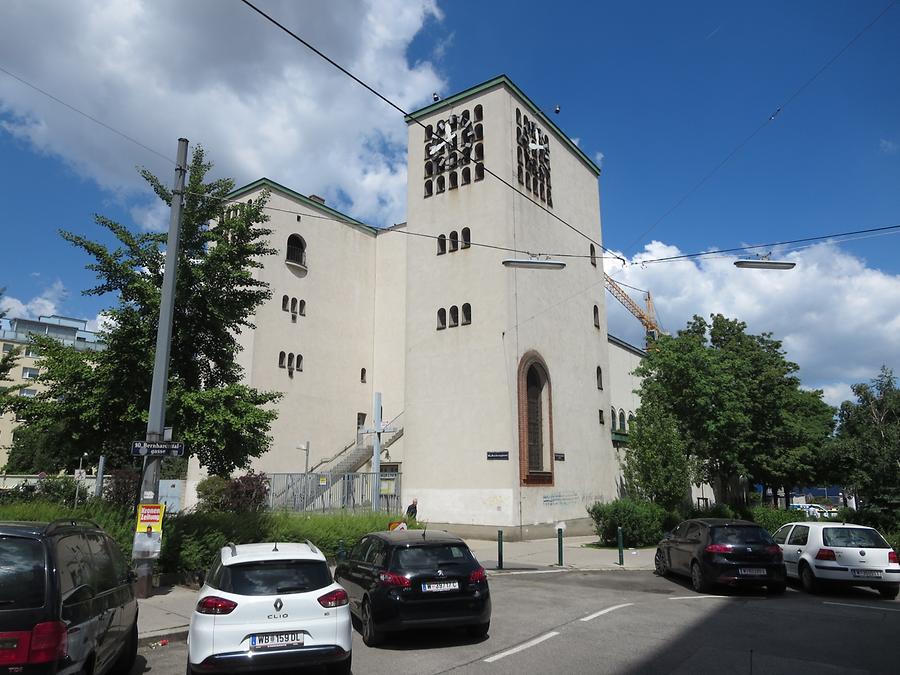 Quellenstraße 197 -Pfarrkirche 'Königin des Friedens'