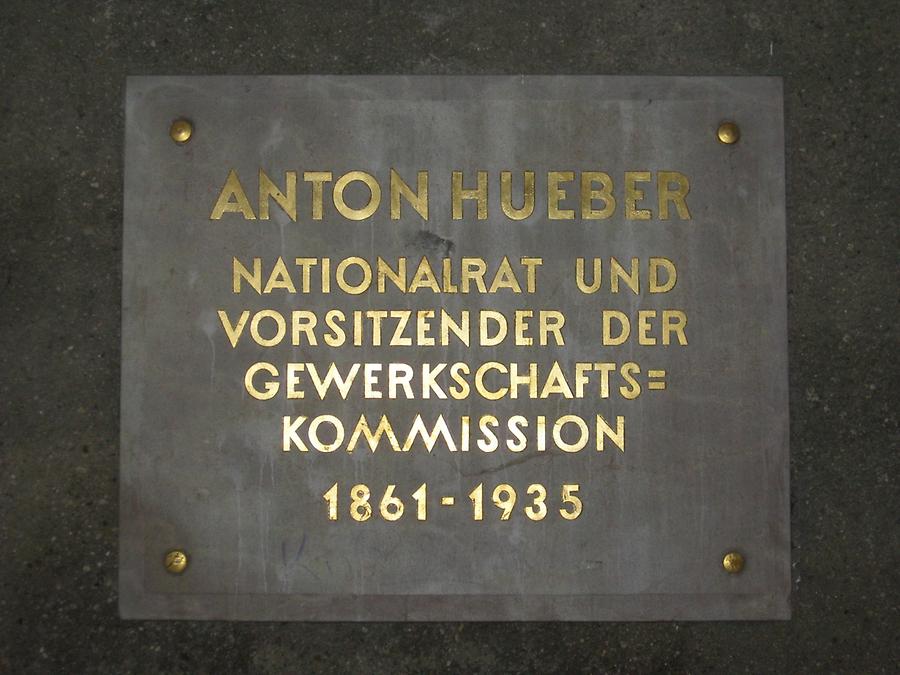Anton Hueber Gedenktafel