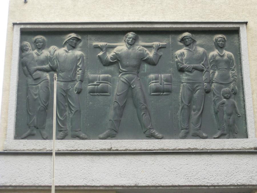 Kupferblechrelief 'Lebensallegorien' von Angela Stadtherr 1933