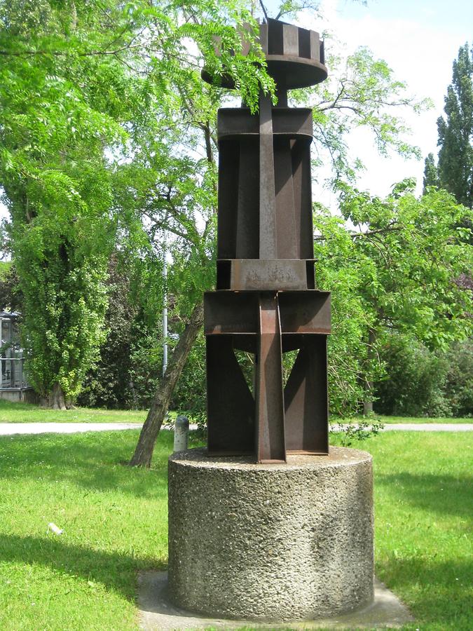 Stahlplastik 'Königin' von Gerhard Moswitzer 1973