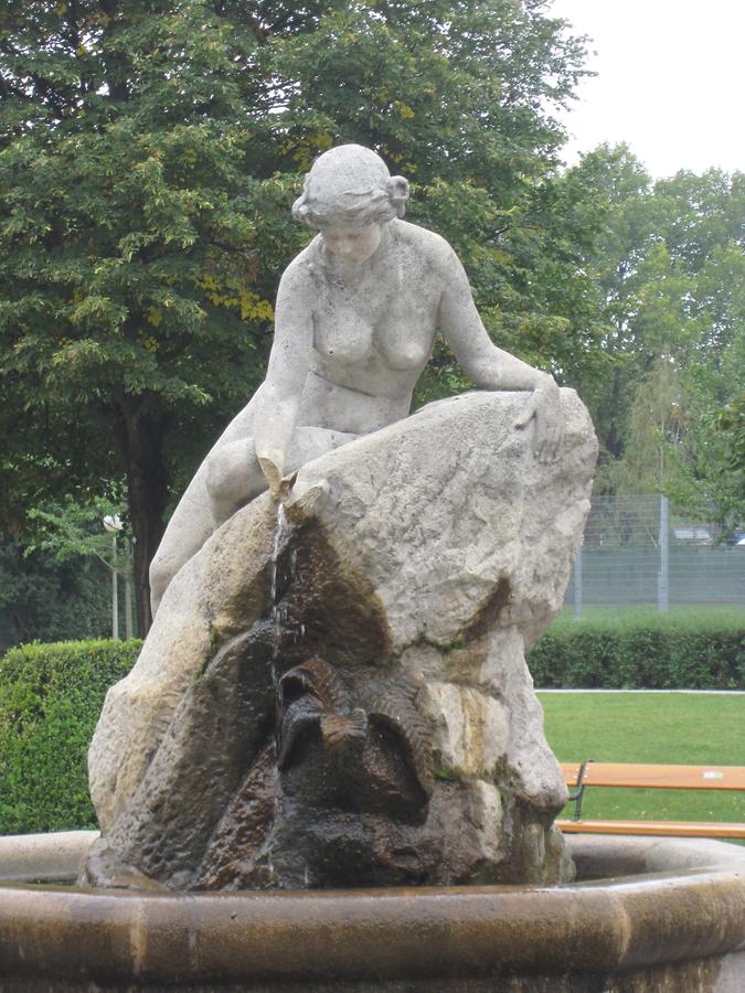 Meerjungfrau-Brunnen von Franz Sautner