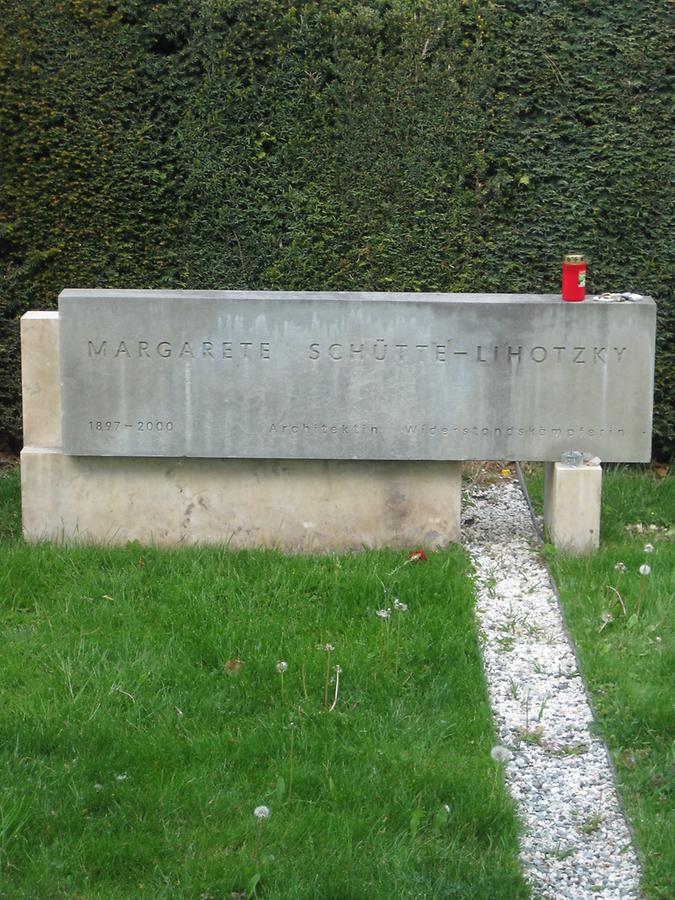 Grab von Margarete Schütte-Lihotzky, Architektin 1897-2000