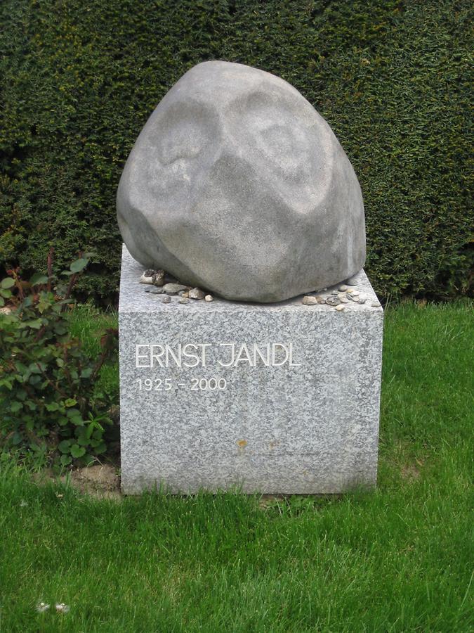 Grab von Ernst Jandl, Schriftsteller 1925-2000