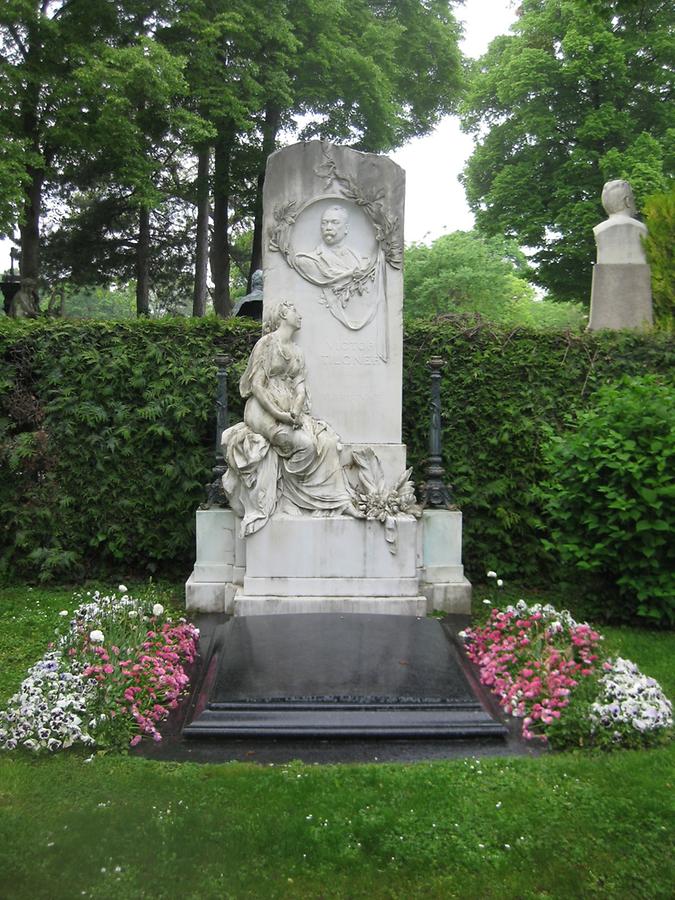 Grab von Viktor Tilgner, Bildhauer 1844-1896